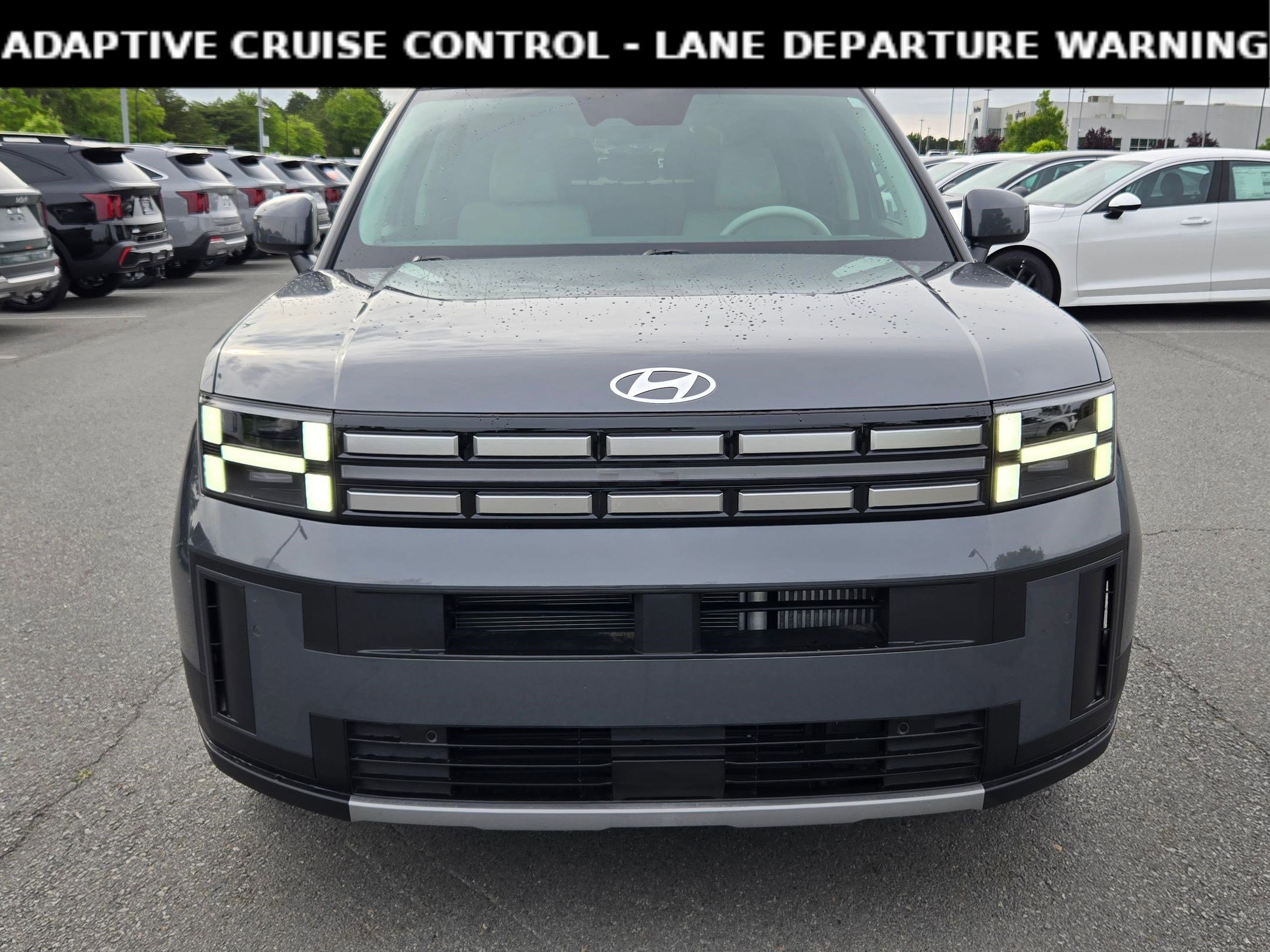 Used 2024 Hyundai Santa Fe SEL FWD image 2