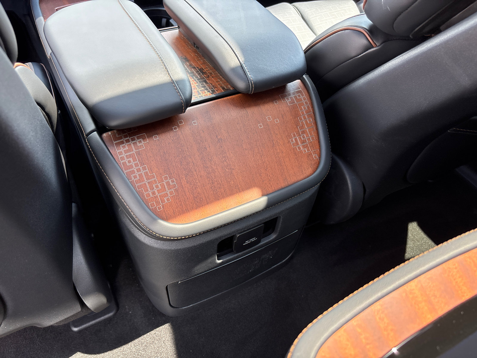 New 2026 Lincoln Navigator Black Label AWD/4WD image 32
