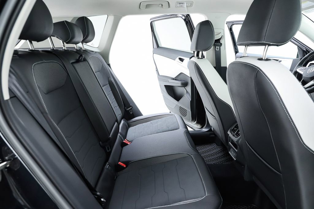 New 2026 Volkswagen Taos SE AWD/4WD image 36