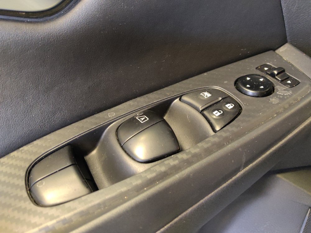 Used 2025 Nissan Sentra SV FWD image 27