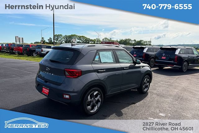 Used 2024 Hyundai Venue SEL FWD image 29