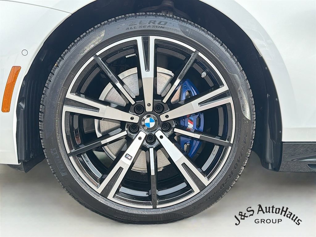 Used 2026 BMW 530i xDrive w/ M Sport Package AWD/4WD image 38