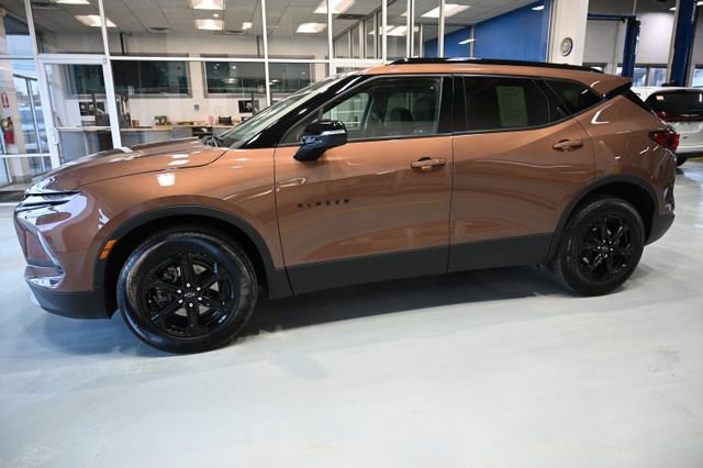 Used 2024 Chevrolet Blazer LT w/ Midnight/Sport Edition image 7