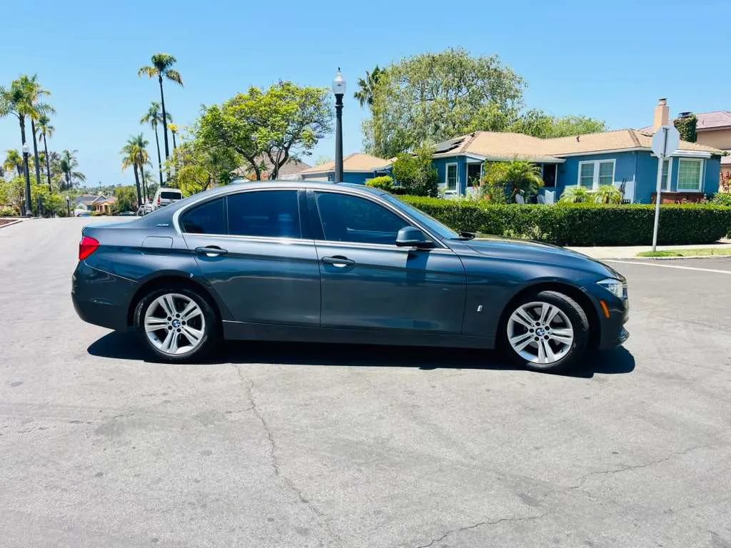 Used 2018 BMW 330e RWD image 3