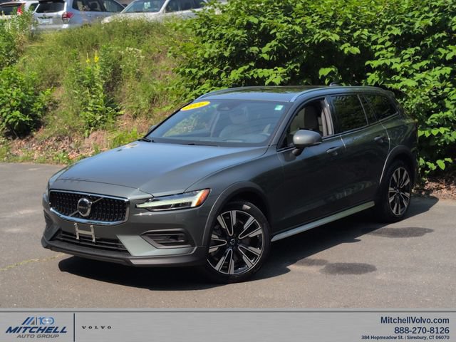 Certified 2026 Volvo V60 B5 Cross Country Ultra w/ Protection Package Premier
