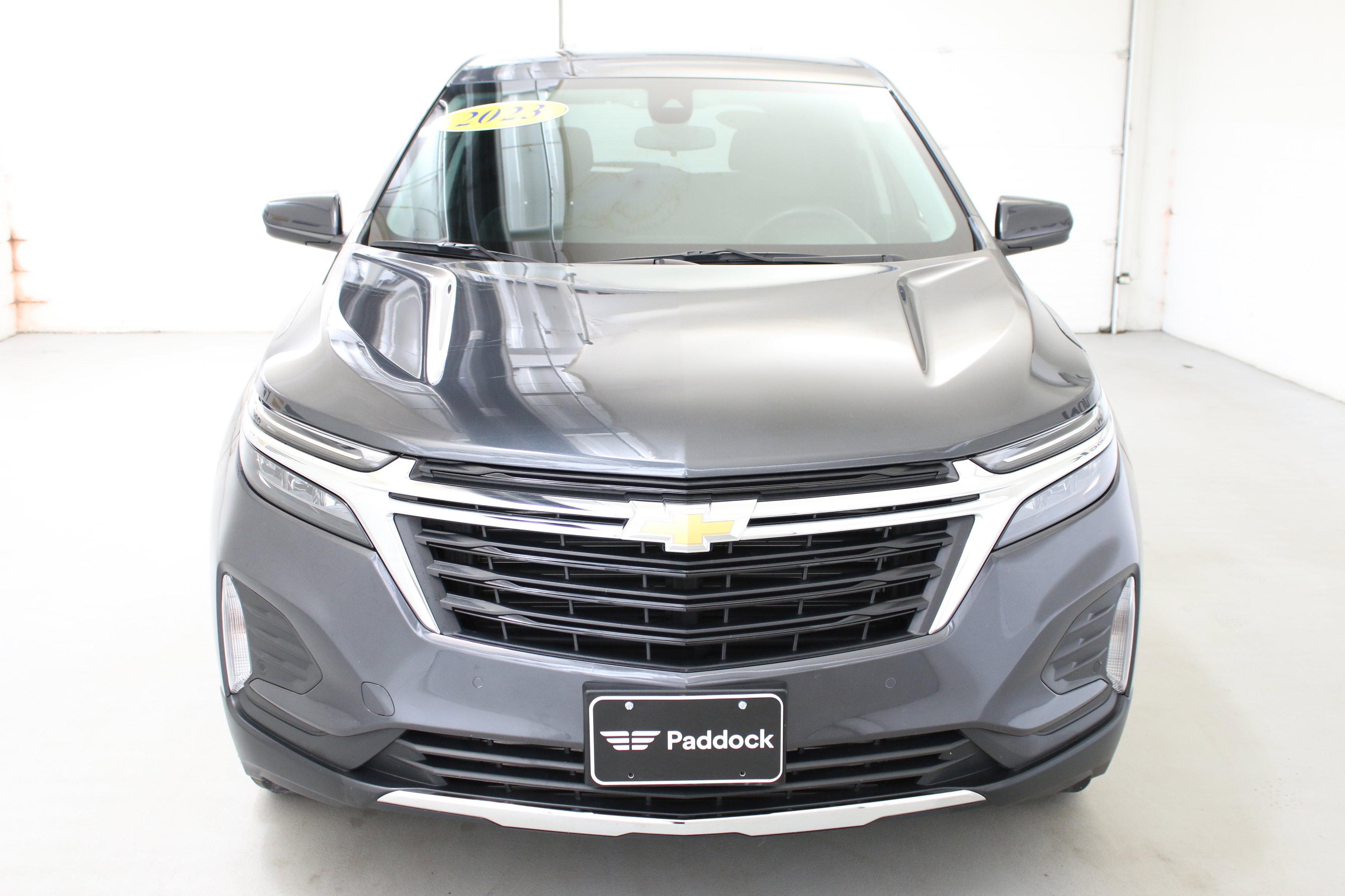 Used 2023 Chevrolet Equinox LT image 2