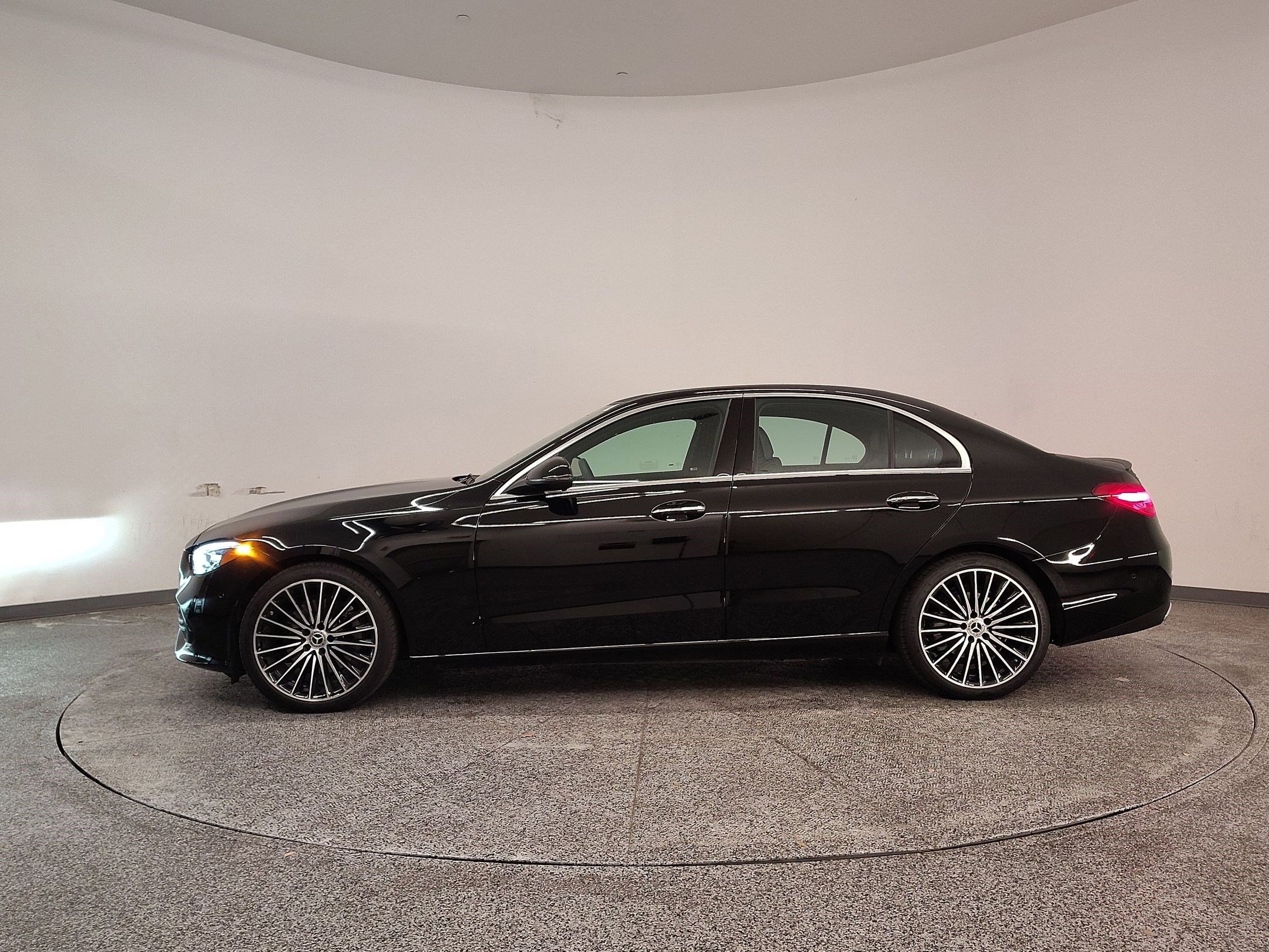 Used 2026 Mercedes-Benz C 300 Sedan image 2