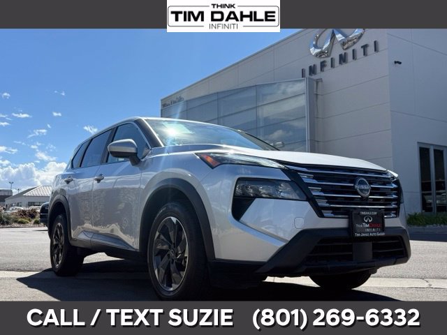 Used 2025 Nissan Rogue SV FWD image 1