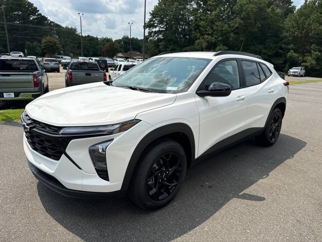 New 2026 Chevrolet Trax LT w/ Driver Confidence Package FWD image 3
