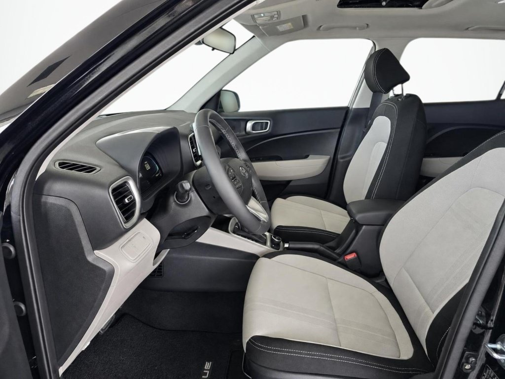 New 2026 Hyundai Venue SEL FWD image 14