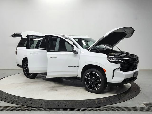 Used 2024 Chevrolet Suburban RST w/ Luxury Package AWD/4WD image 9