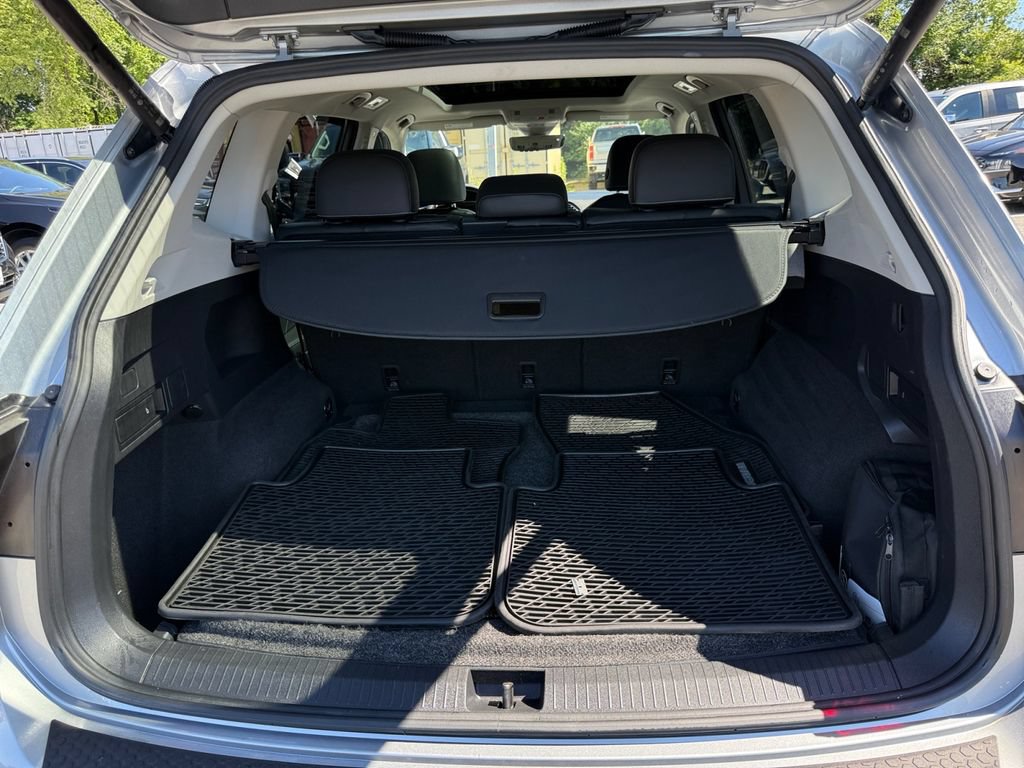 Used 2022 Volkswagen Tiguan SE w/ Panoramic Sunroof Package AWD/4WD image 22