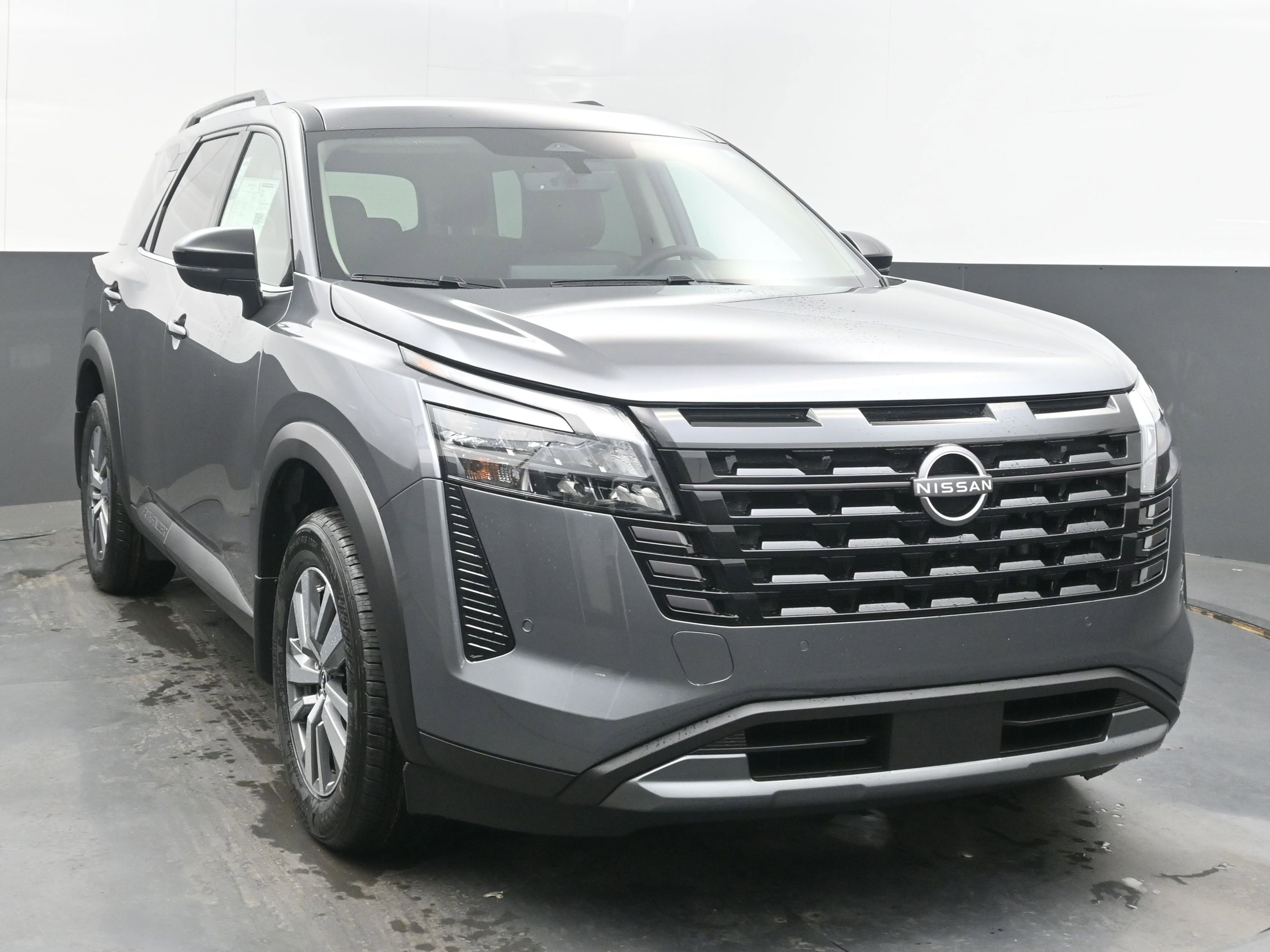 New 2026 Nissan Pathfinder SL FWD image 2