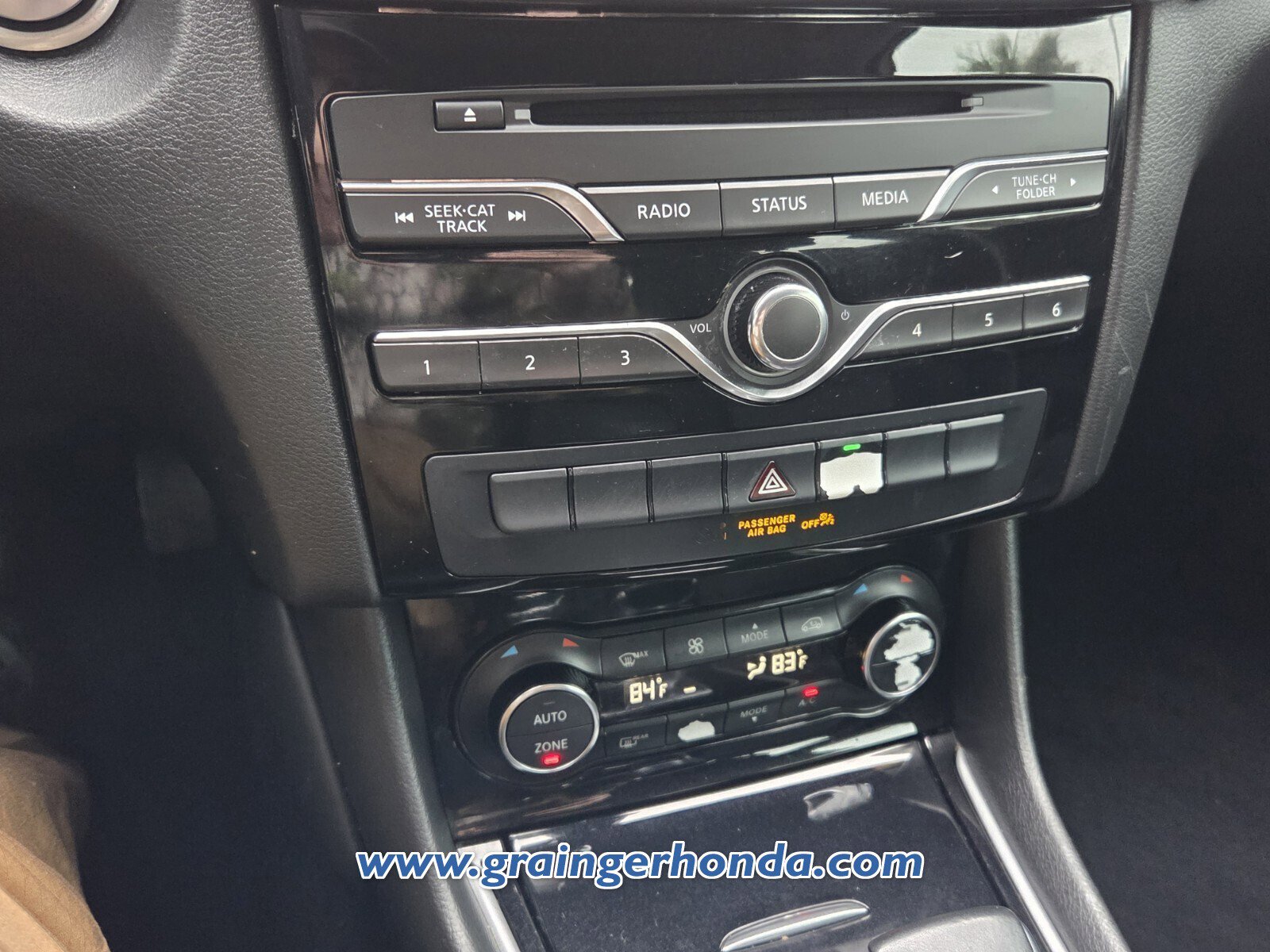 Used 2018 INFINITI QX30 image 19