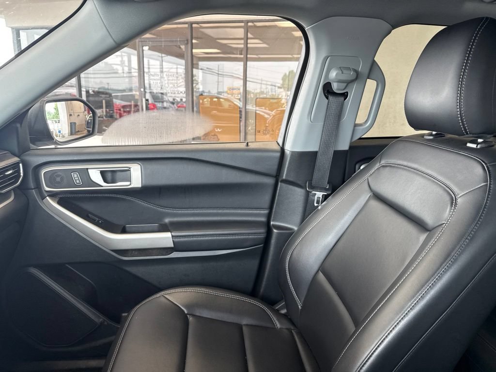 Certified 2023 Ford Explorer XLT w/ Equipment Group 202A AWD/4WD image 28