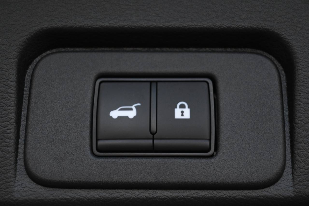 Used 2023 Nissan Rogue Platinum w/ Platinum Premium Package AWD/4WD image 28