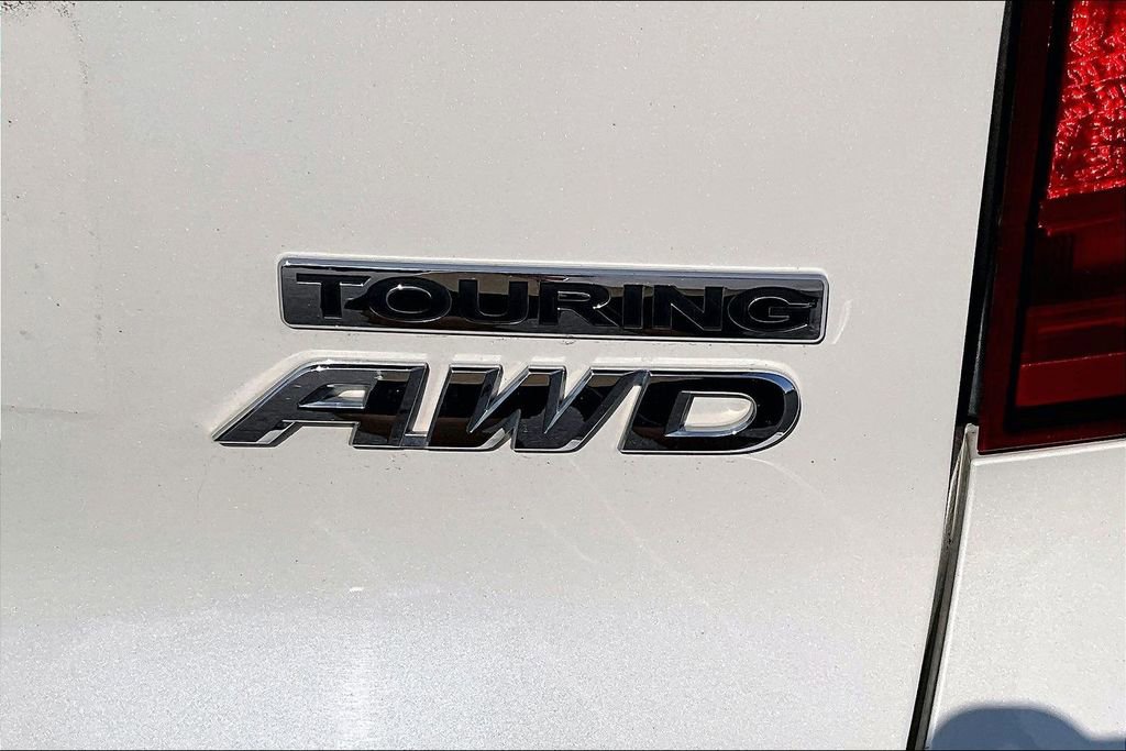 Certified 2017 Honda Pilot Touring image 24