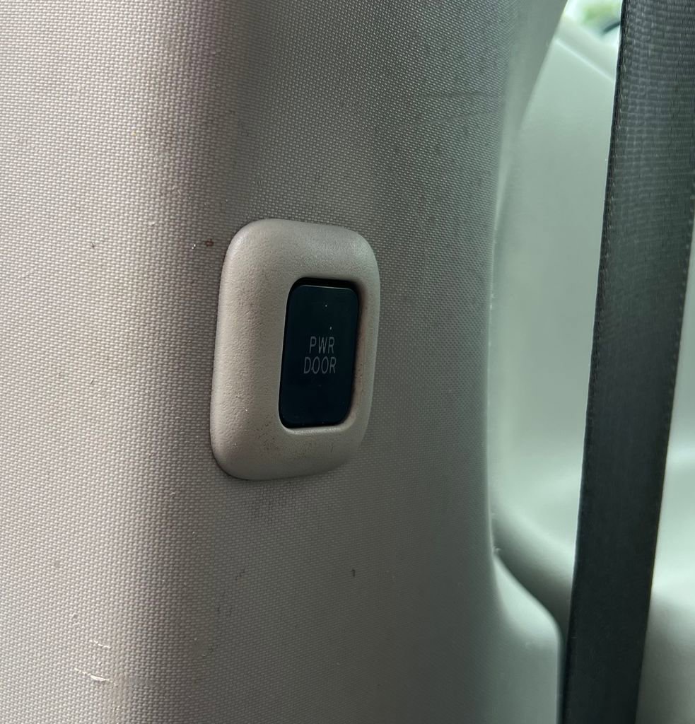 Used 2014 Toyota Sienna XLE FWD image 16