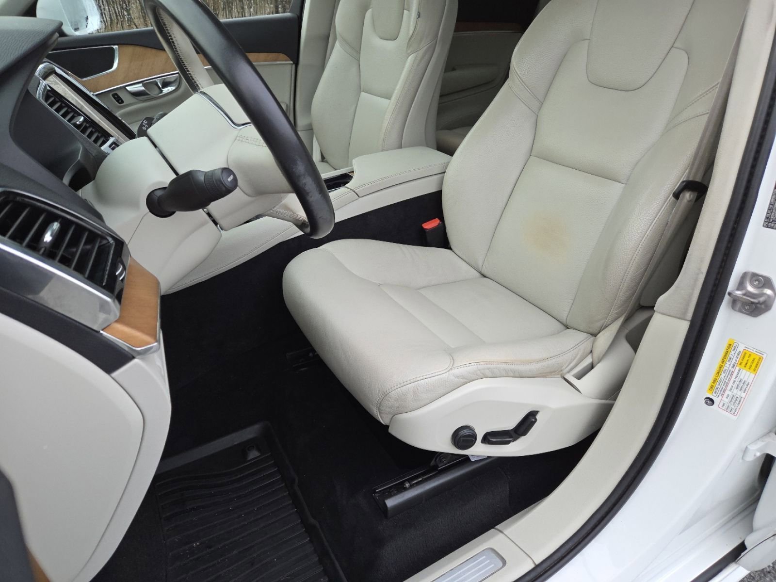 Used 2022 Volvo XC90 T5 Momentum w/ Advanced Package image 29