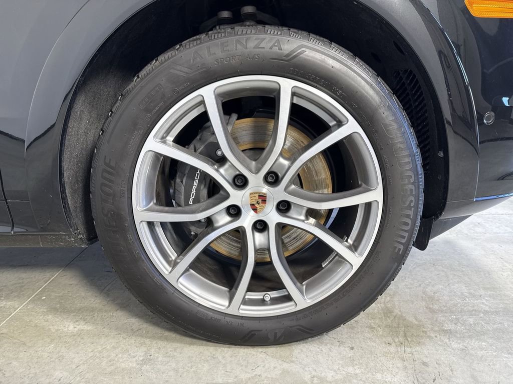 Certified 2025 Porsche Cayenne image 15