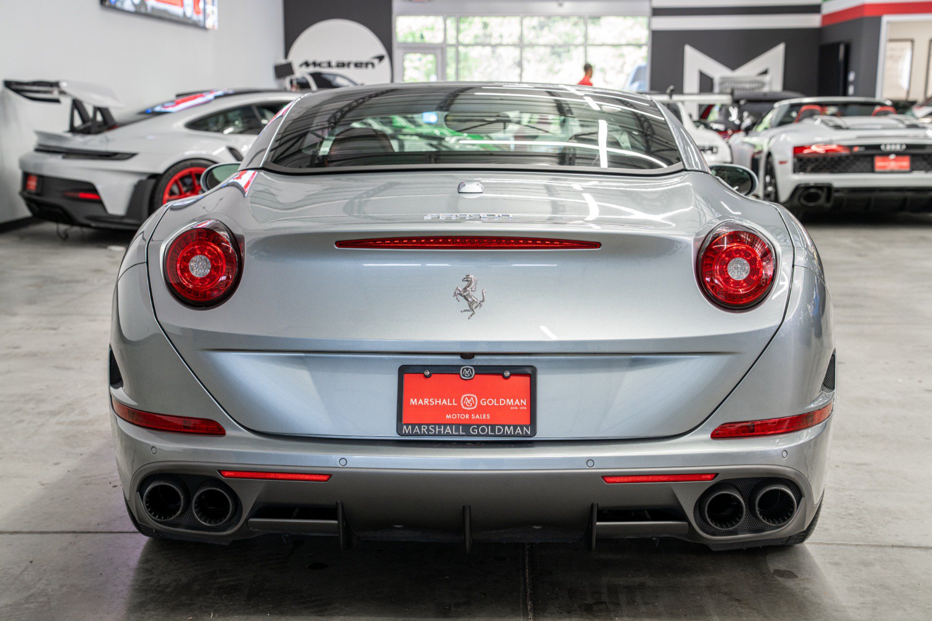 Used 2017 Ferrari California T RWD image 43
