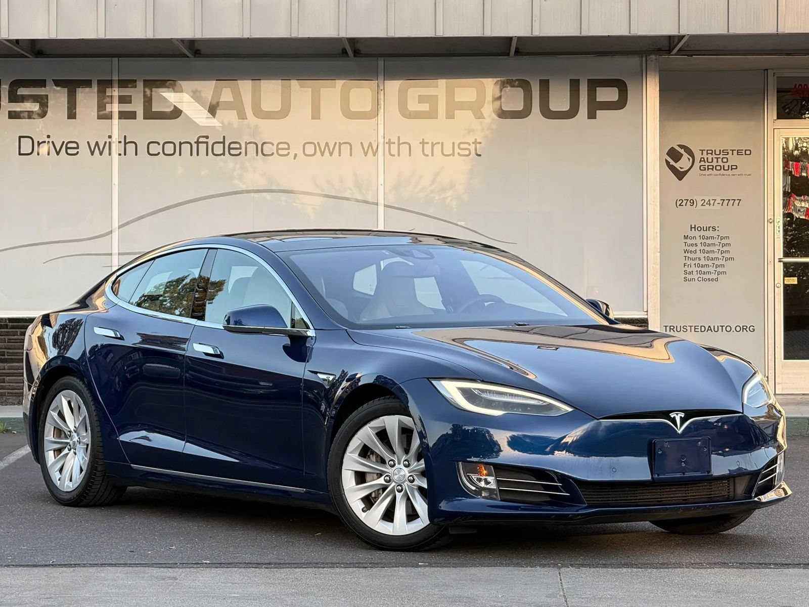 Used 2016 Tesla Model S 90D AWD/4WD image 2
