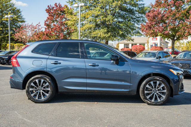 Used 2024 Volvo XC60 B5 Plus w/ Protection Package Premier AWD/4WD image 4
