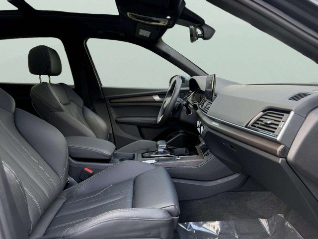 Certified 2025 Audi Q5 e Premium Plus w/ Premium Plus Package AWD/4WD image 29