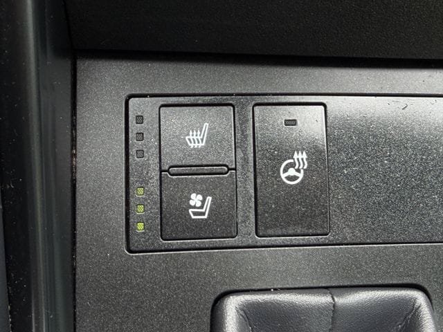 Used 2022 Lexus IS 350 F Sport w/ Accessory Package RWD image 21