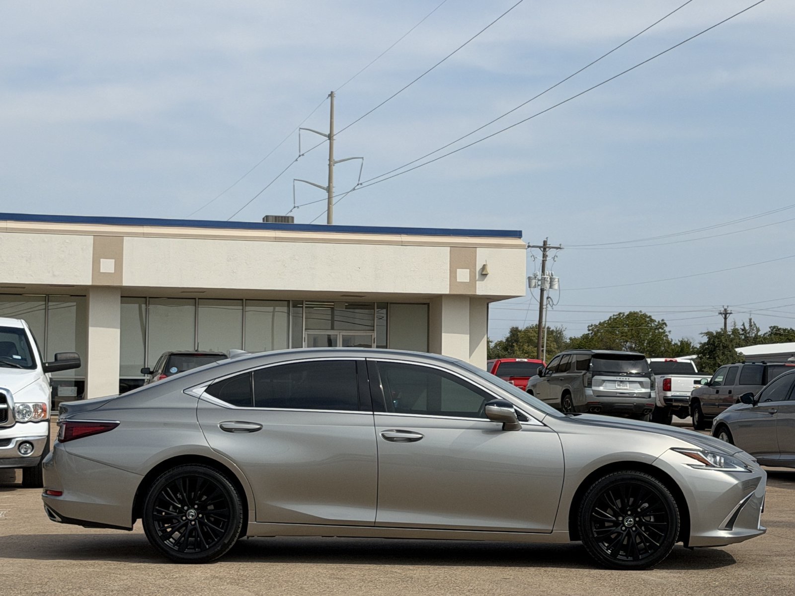 Used 2021 Lexus ES 350 w/ Premium Package FWD image 3