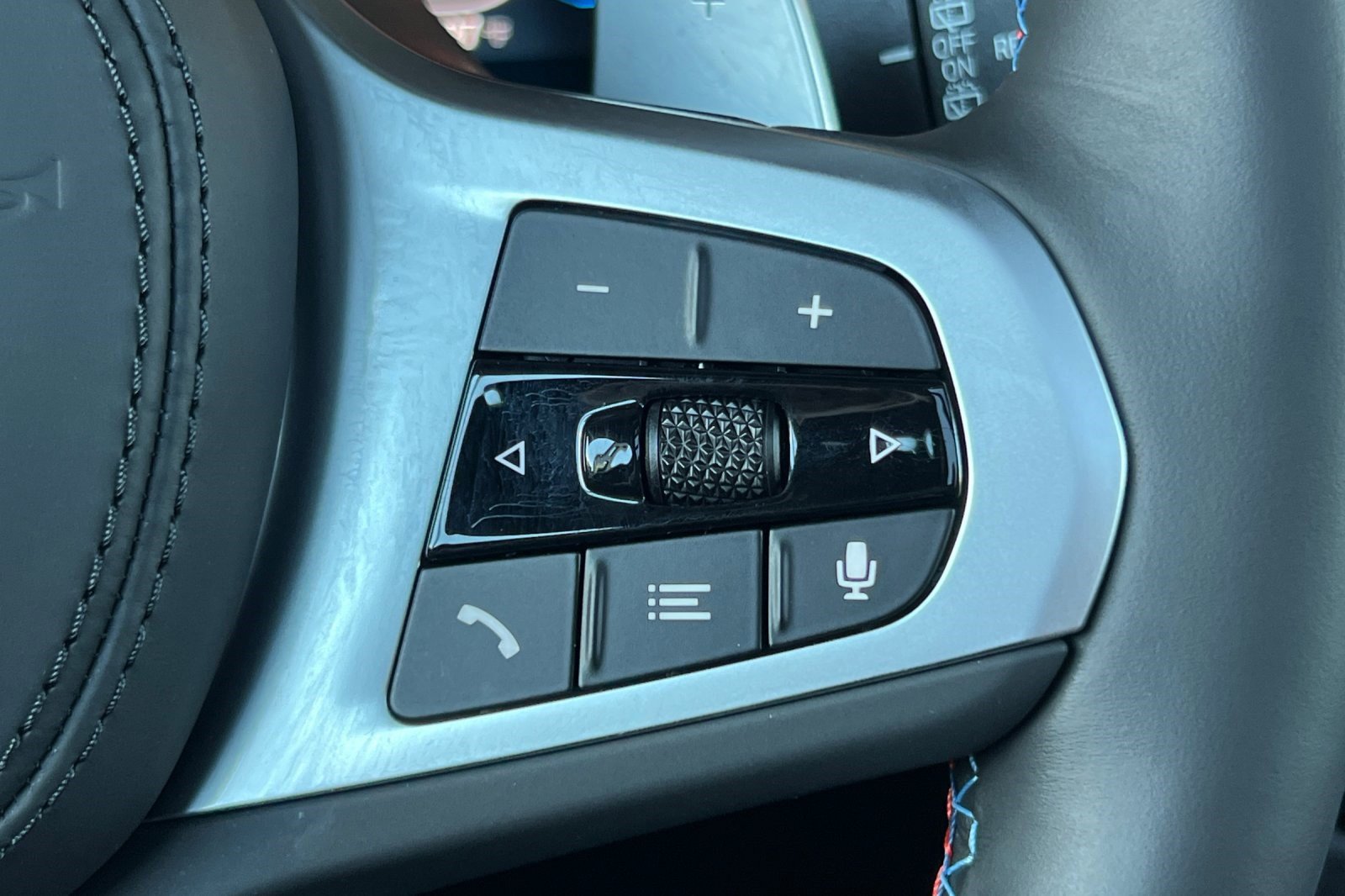 Certified 2024 BMW X3 M40i w/ Premium Package image 32