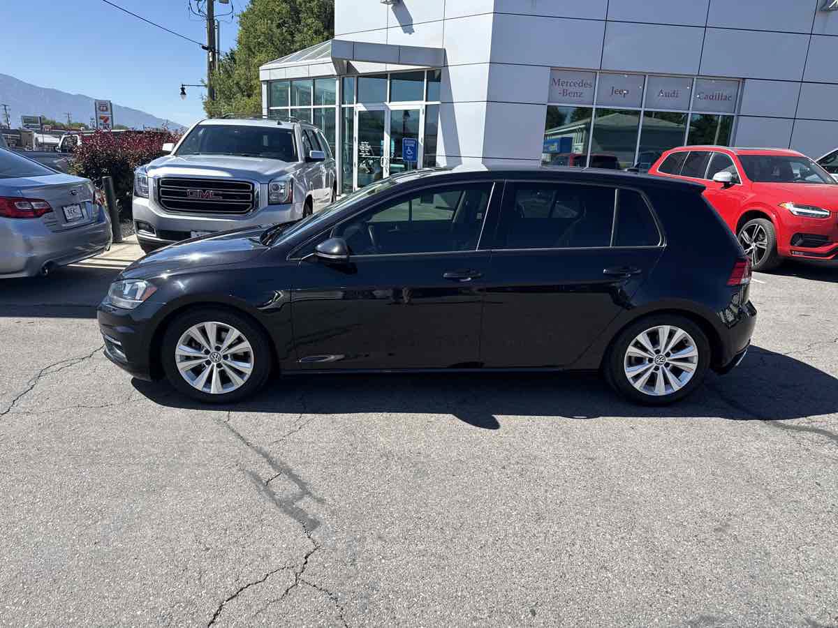 Used 2020 Volkswagen Golf 4-Door FWD image 9