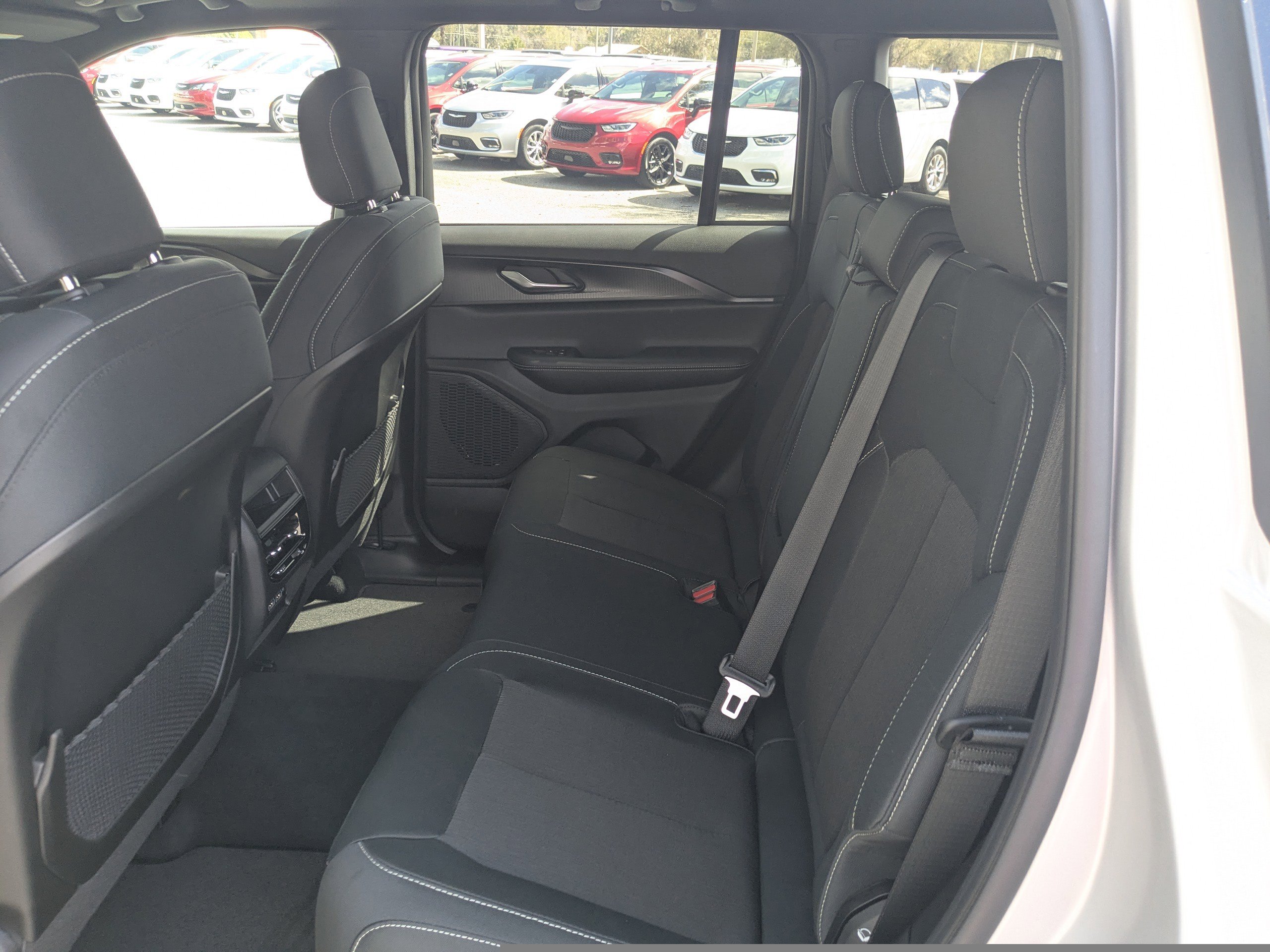 New 2026 Jeep Grand Cherokee 2WD image 13