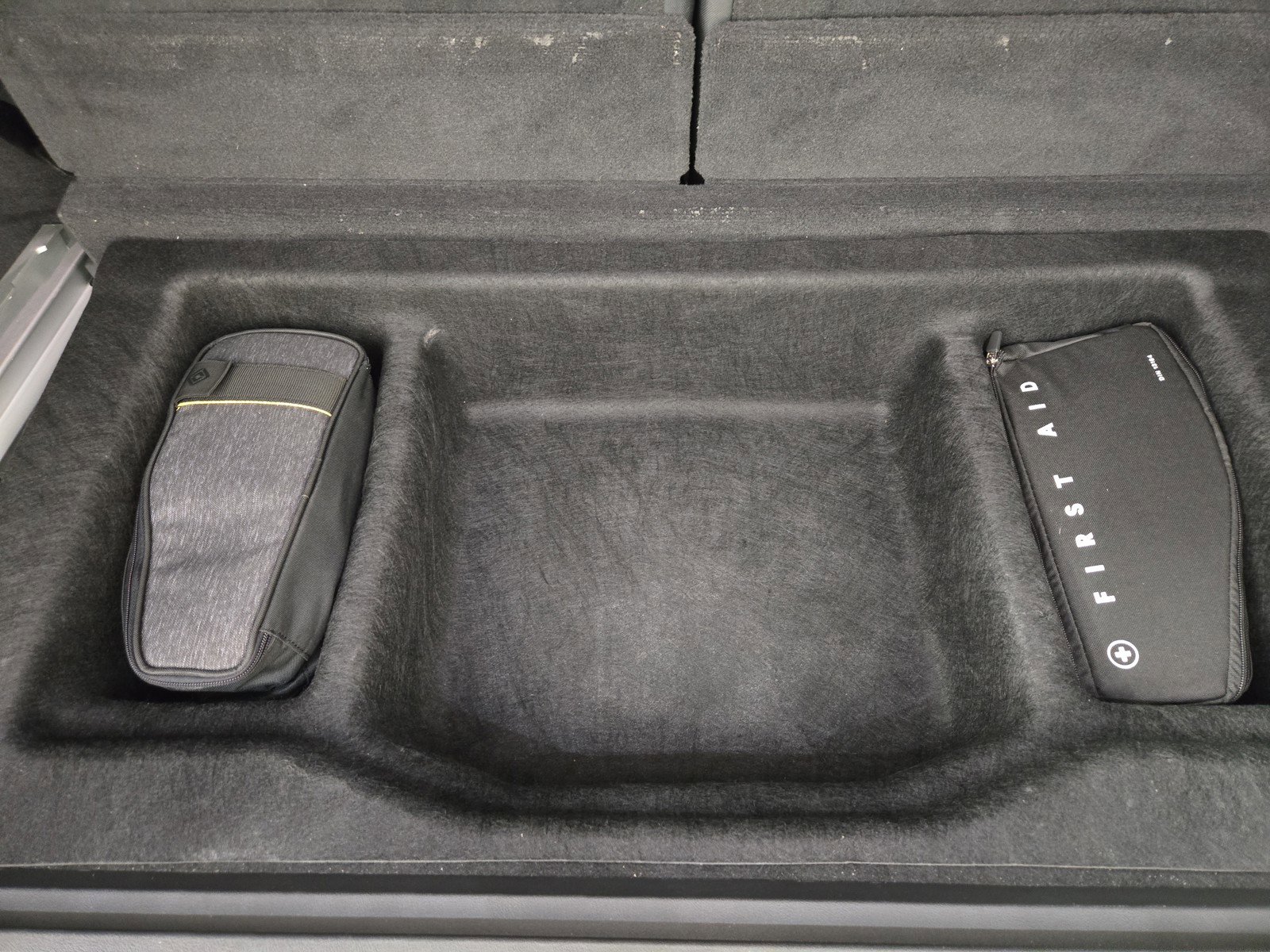 Used 2022 Rivian R1S Launch Edition image 26