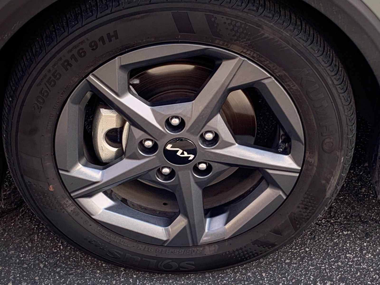 Used 2025 Kia K4 LXS image 30