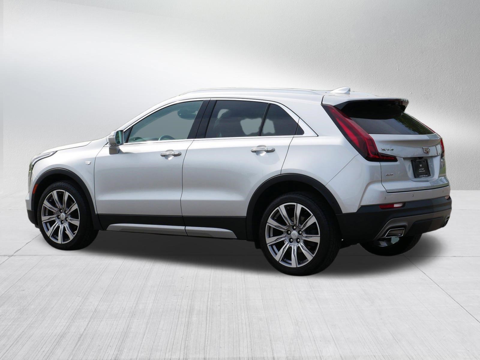 Used 2019 Cadillac XT4 Premium Luxury w/ Enhanced Visibility Package AWD/4WD image 4
