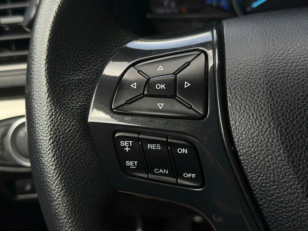 Used 2018 Ford Explorer XLT w/ Equipment Group 202A AWD/4WD image 37