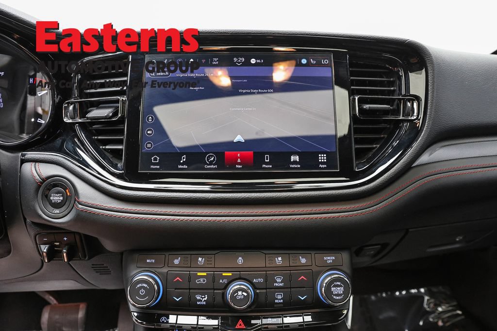 Used 2024 Dodge Durango GT RWD image 12