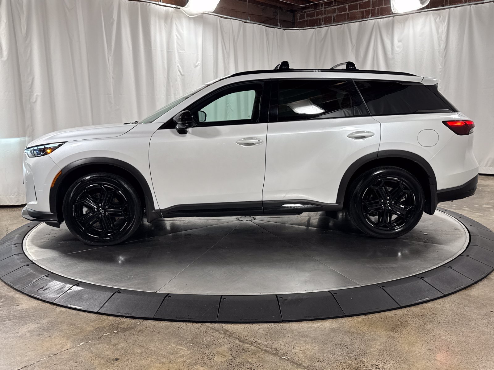 Certified 2026 INFINITI QX60 Sport w/ Dark Cargo Package AWD/4WD image 6