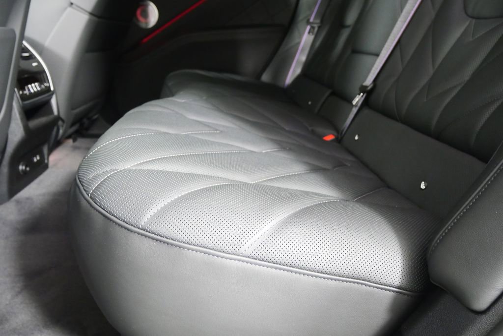 New 2026 BMW XM Label Red w/ M Driver's Package image 15