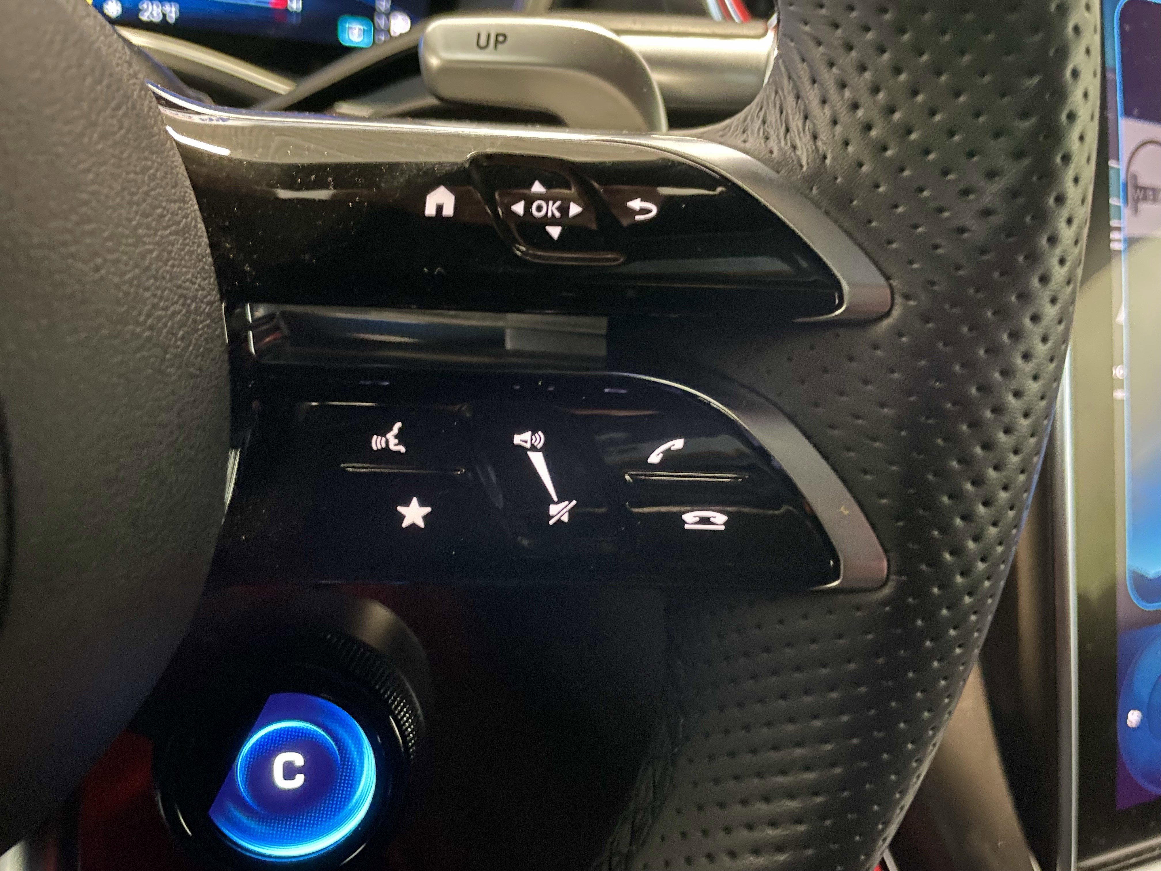 Used 2022 Mercedes-Benz SL 63 AMG AMG SL 63 image 21