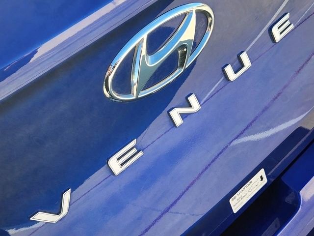 Used 2025 Hyundai Venue SEL image 11