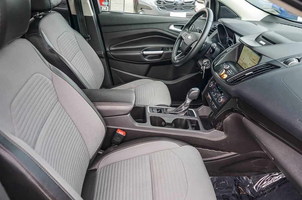 Used 2017 Ford Escape SE w/ Equipment Group 201A image 17