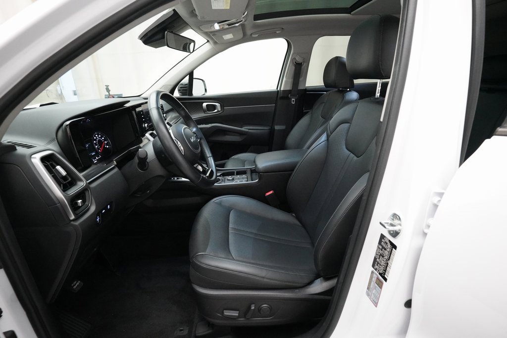 Certified 2022 Kia Sorento S w/ Panoramic Sunroof Package image 7