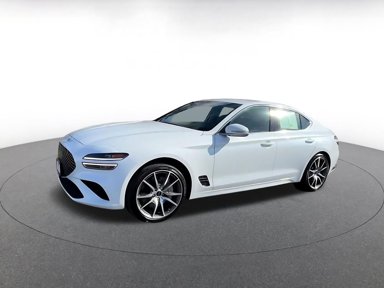 Used 2025 Genesis G70 2.5T image 8