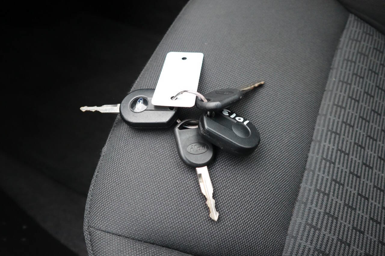 Used 2010 Ford Fusion SE image 40