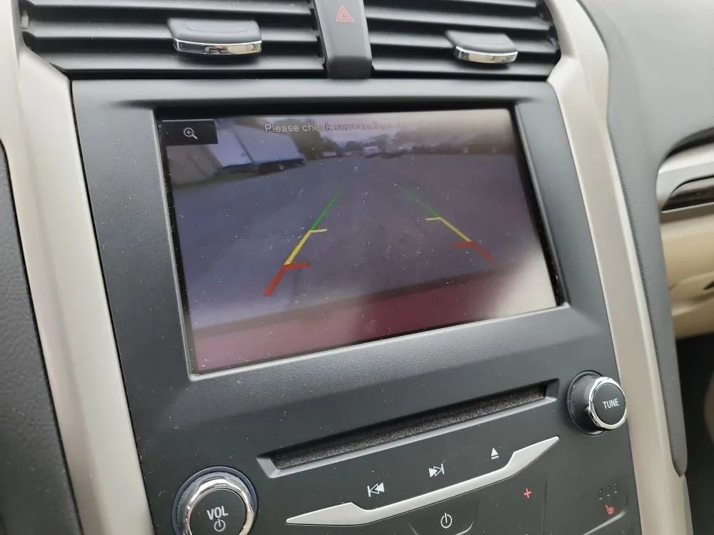 Used 2013 Ford Fusion SE FWD image 21