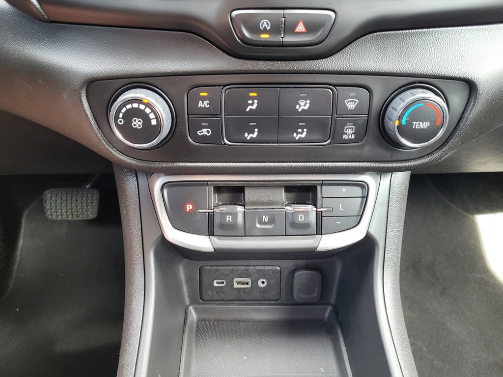 Used 2024 GMC Terrain SLE AWD/4WD image 15
