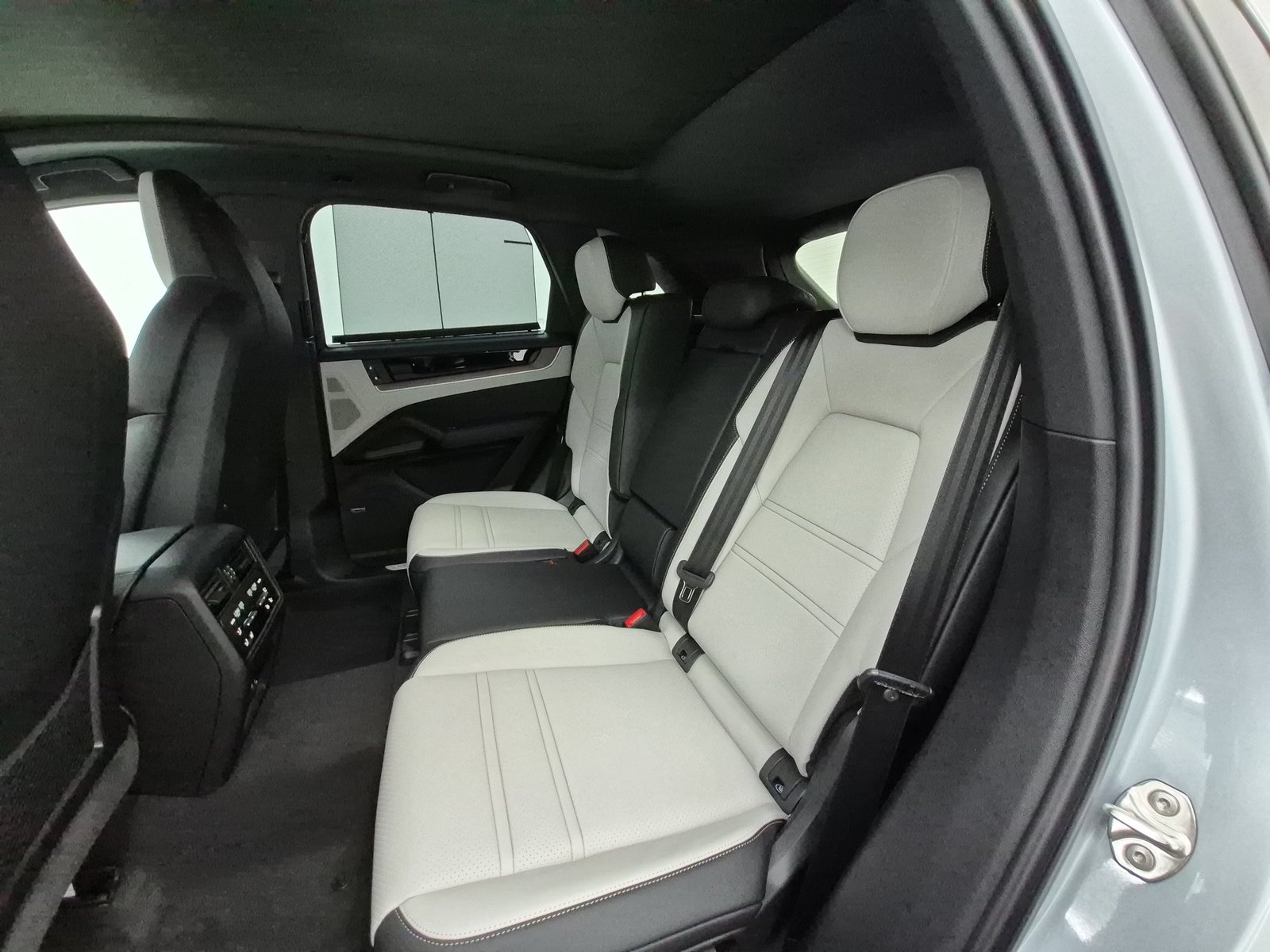 New 2026 Porsche Cayenne AWD/4WD image 16