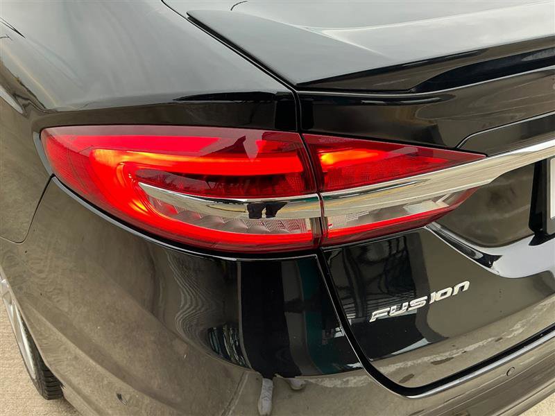 Used 2017 Ford Fusion Platinum image 19